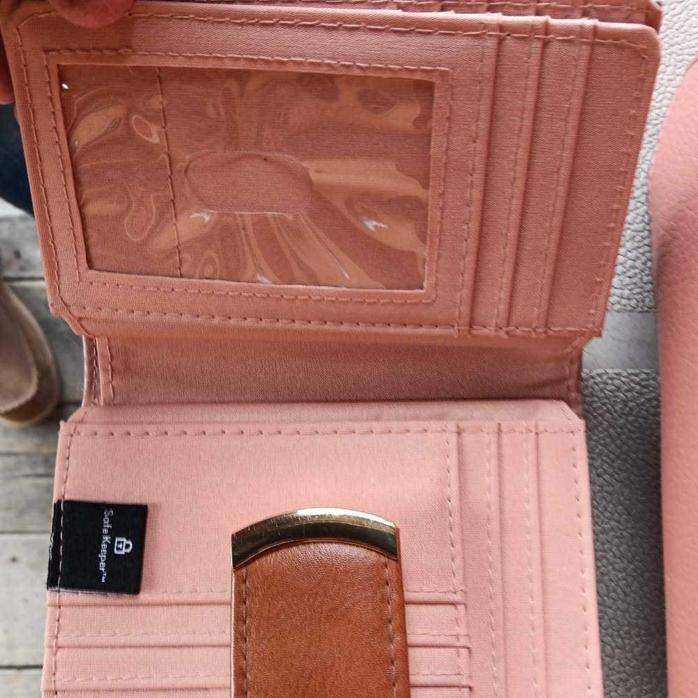 Elegant Pink/Peach Women's Handbag & Matching Wallet EUC - Picture 4 of 5